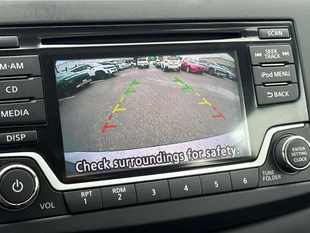 Used 2018 Gray Nissan S image 3