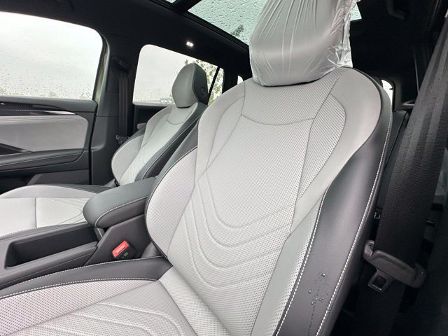 New 2026 Avocado Green  W/Black Roof Volkswagen SE R-Line Black image 22