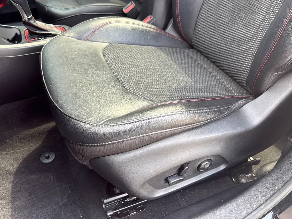 Used 2020 Black Jeep Trailhawk image 30