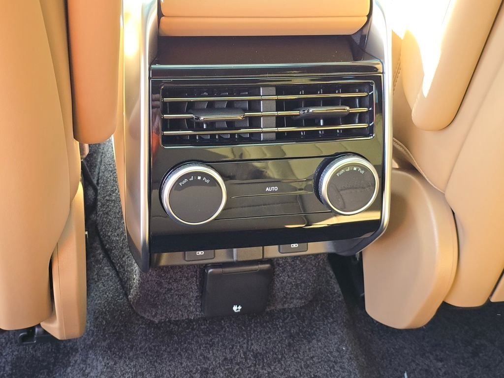 New 2026  Land Rover SE image 15