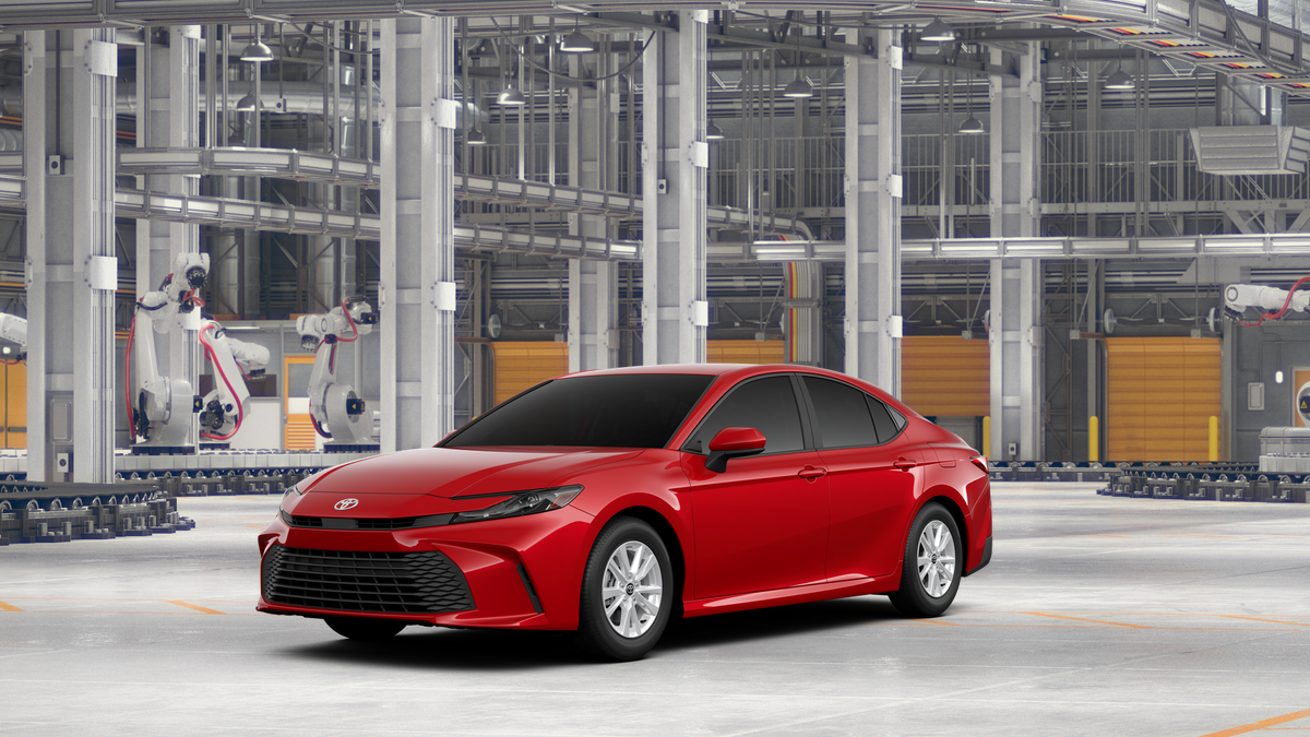 2026 Toyota Camry LE Hybrid's photo