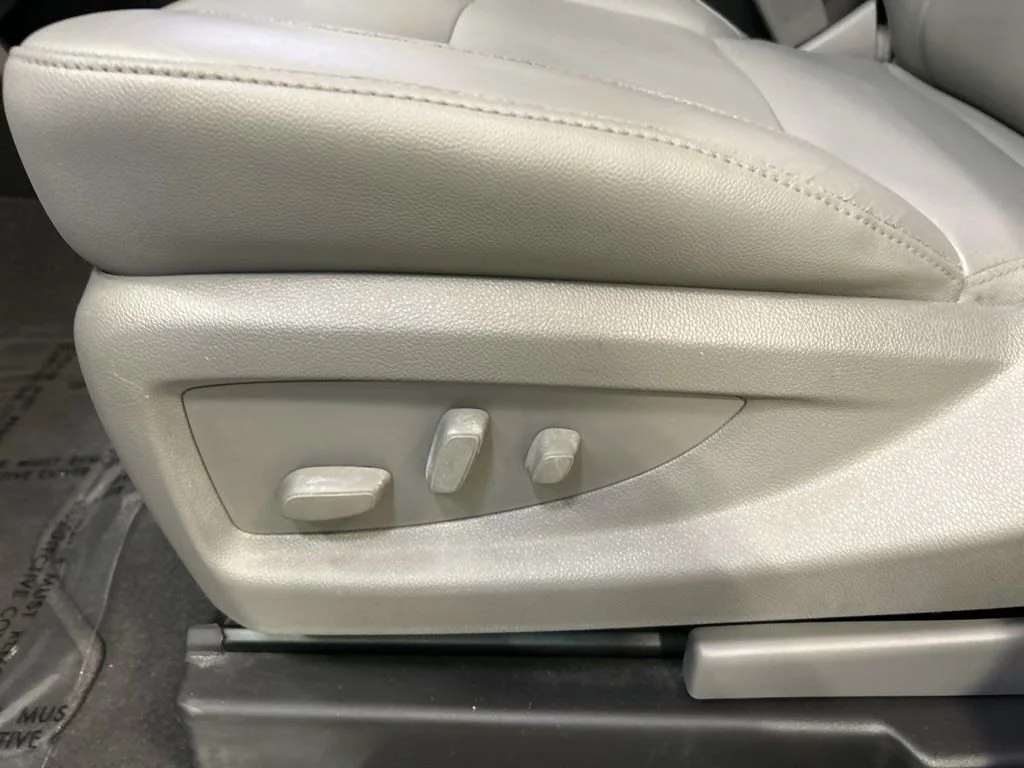 Used 2019 SHADOW GRAY METALLIC Chevrolet LT image 23