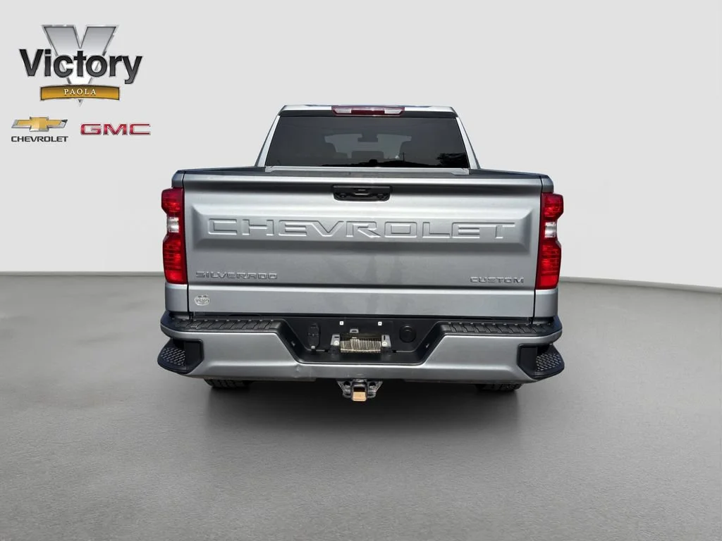 Used 2023 STERLING GRAY METALLIC Chevrolet Custom image 5