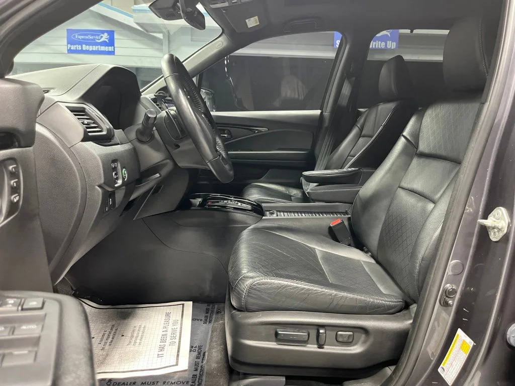 Certified Used 2019 Modern Steel Metallic Honda Touring image 11