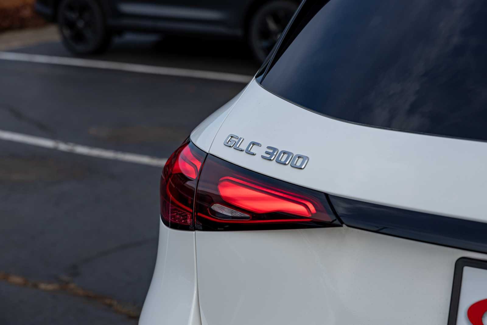New 2026 Polar White Mercedes-Benz GLC 300 image 28