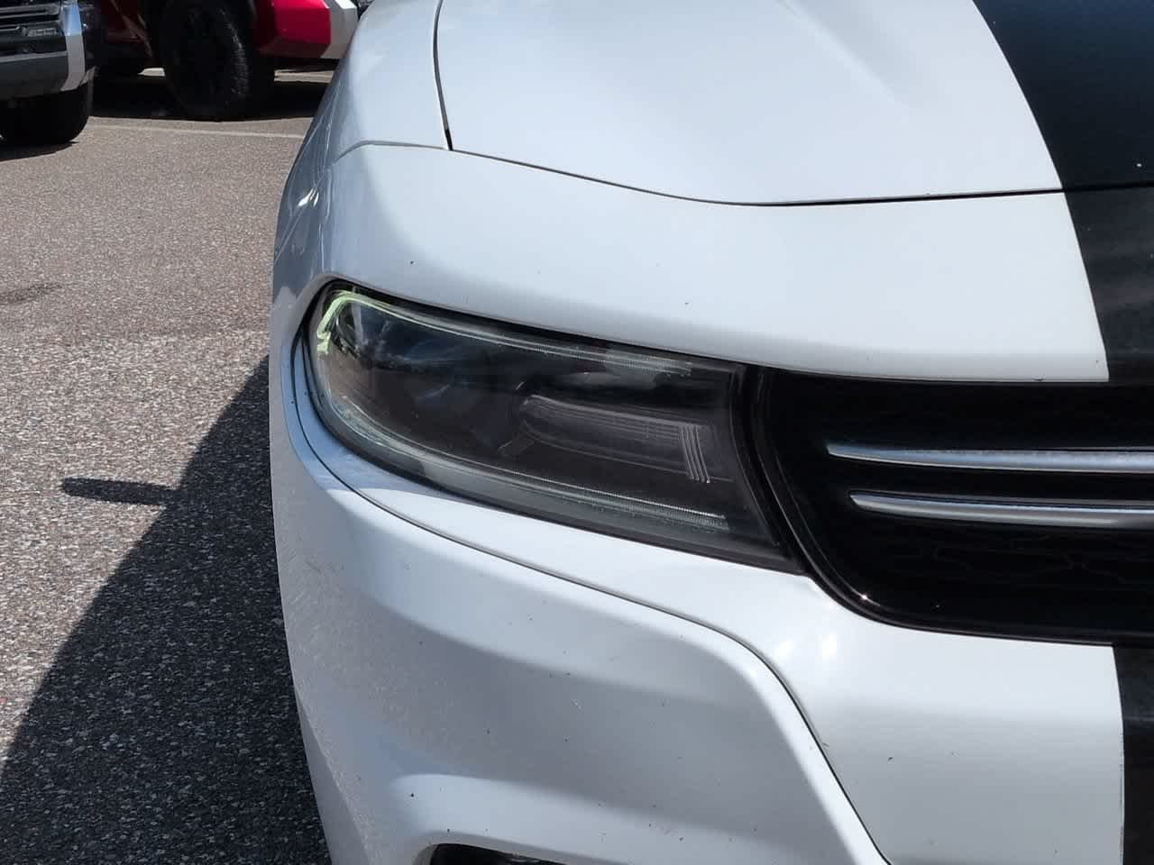 Used 2016 Bright White Clearcoat Dodge SXT image 10