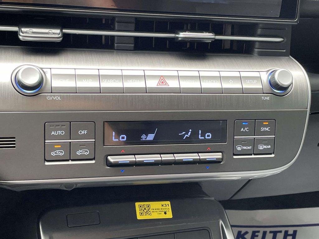 New 2026 White Hyundai SEL Premium AWD image 27