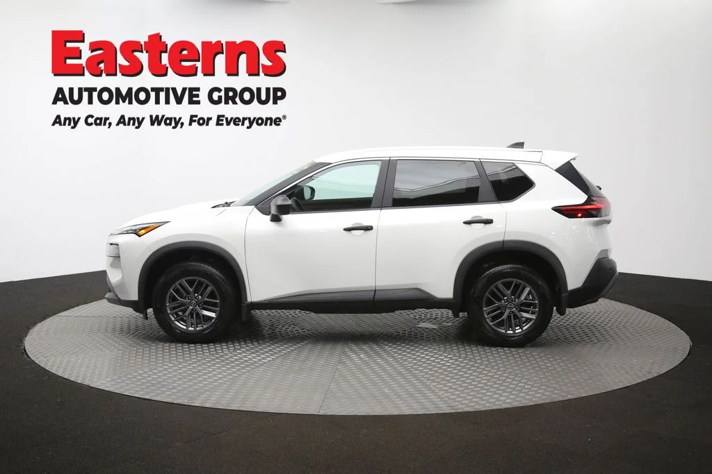 Used 2023 White Nissan S image 61
