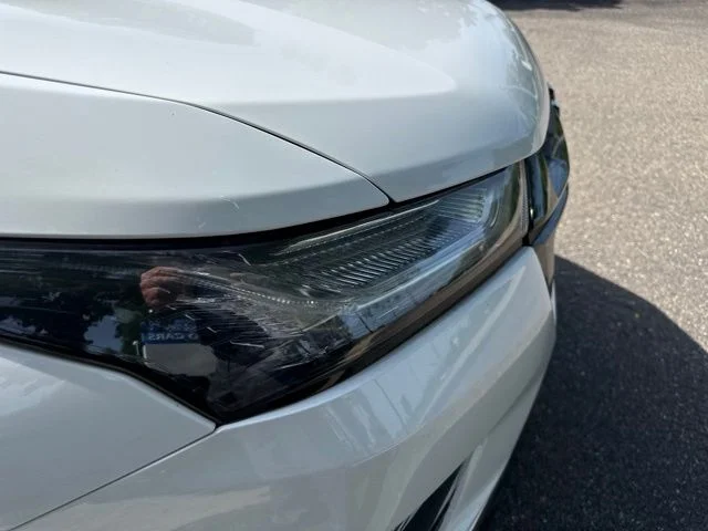 Used 2022 White Chevrolet LS image 4