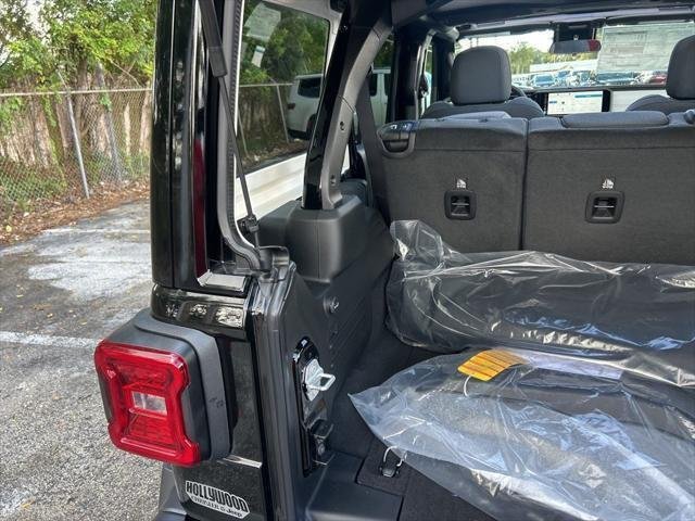 2025 Jeep Wrangler 4-Door Willys - Photo 30