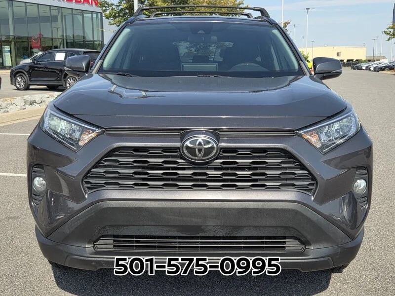 Used 2021 Magnetic Gray Metallic TOYOTA XLE FWD image 6