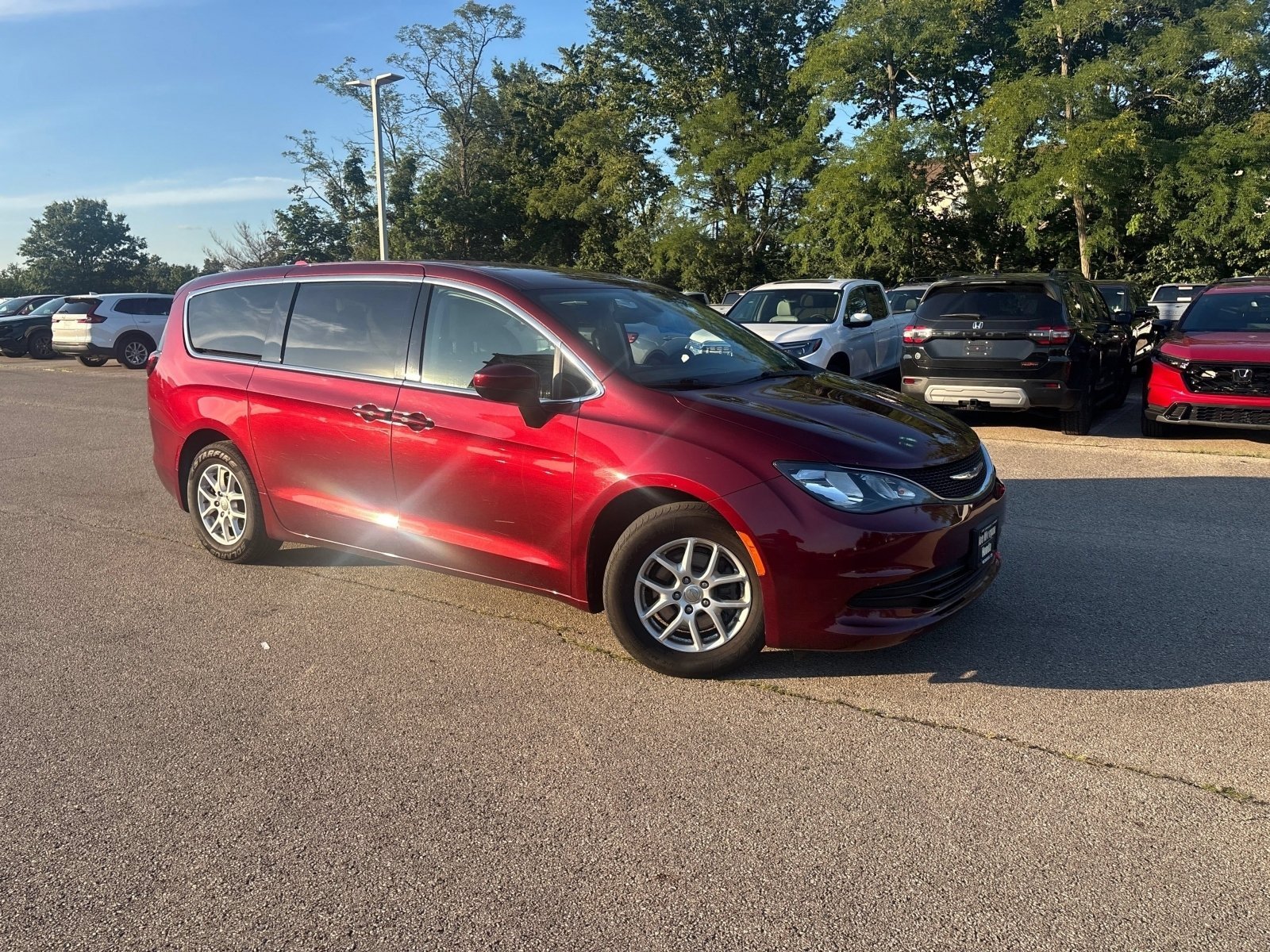 Used 2017 Velvet Red Pearlcoat Chrysler Touring image 21