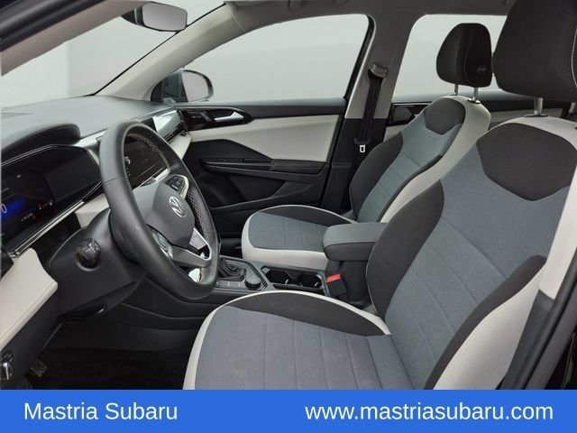Used 2025 Pure White Volkswagen 1.5T S image 30