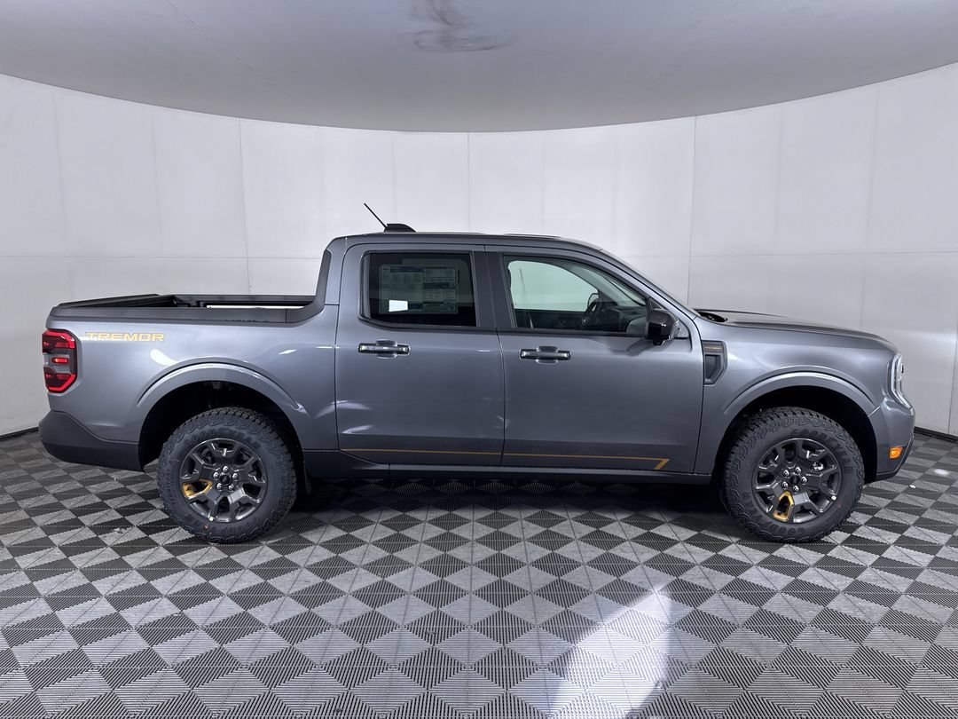 New 2026 Carbonized Gray Metallic Ford Tremor image 10