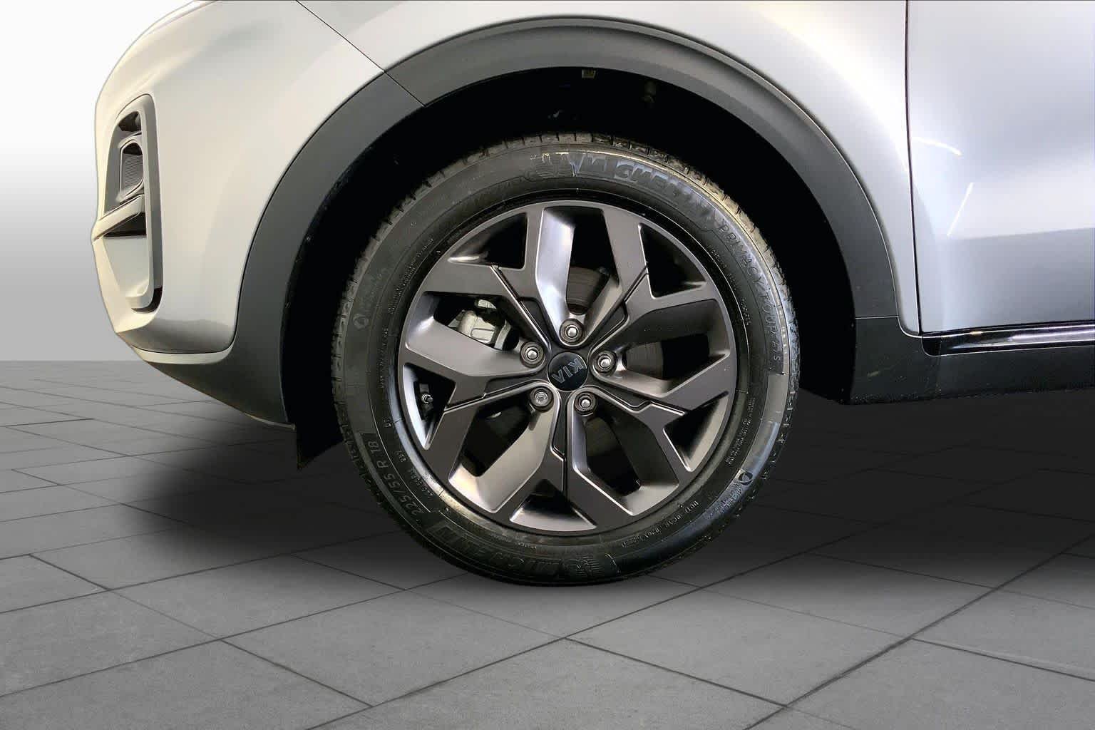 Used 2022 Steel Gray Kia Nightfall image 11