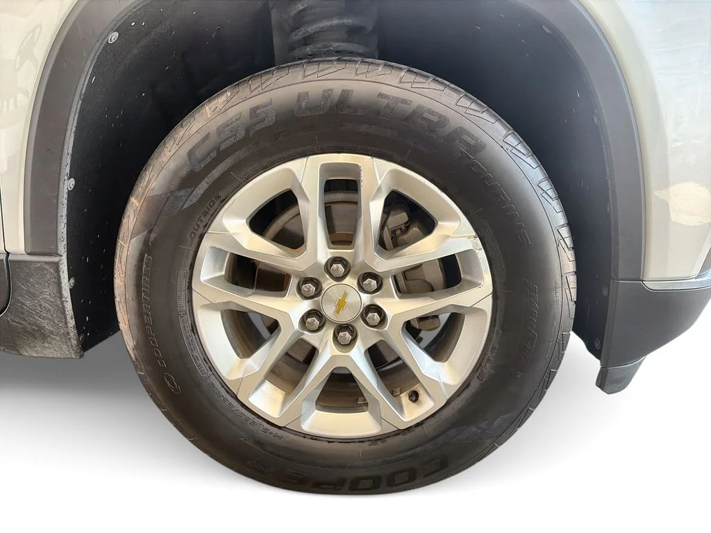 Used 2018 Silver Chevrolet LT image 34