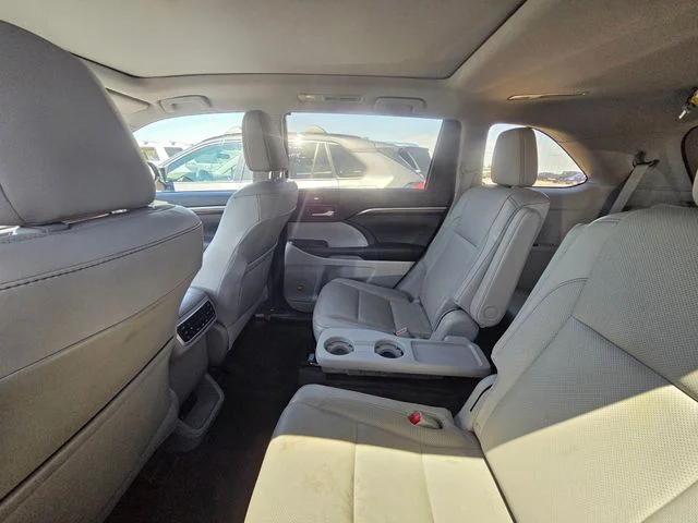 Used 2015 Shoreline Mist Toyota Limited Platinum V6 image 15