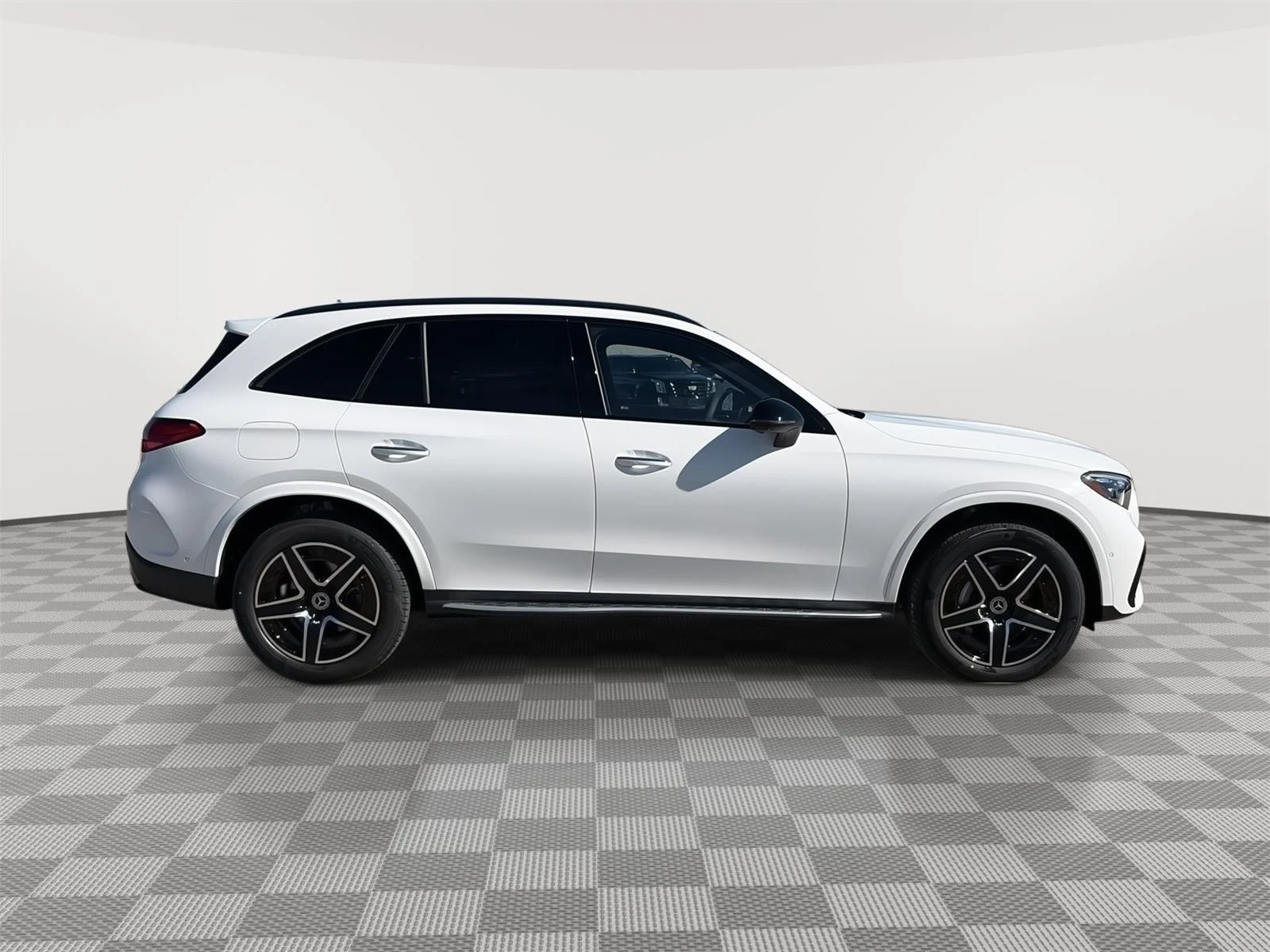 New 2026 Polar White Mercedes-Benz GLC 300 image 2