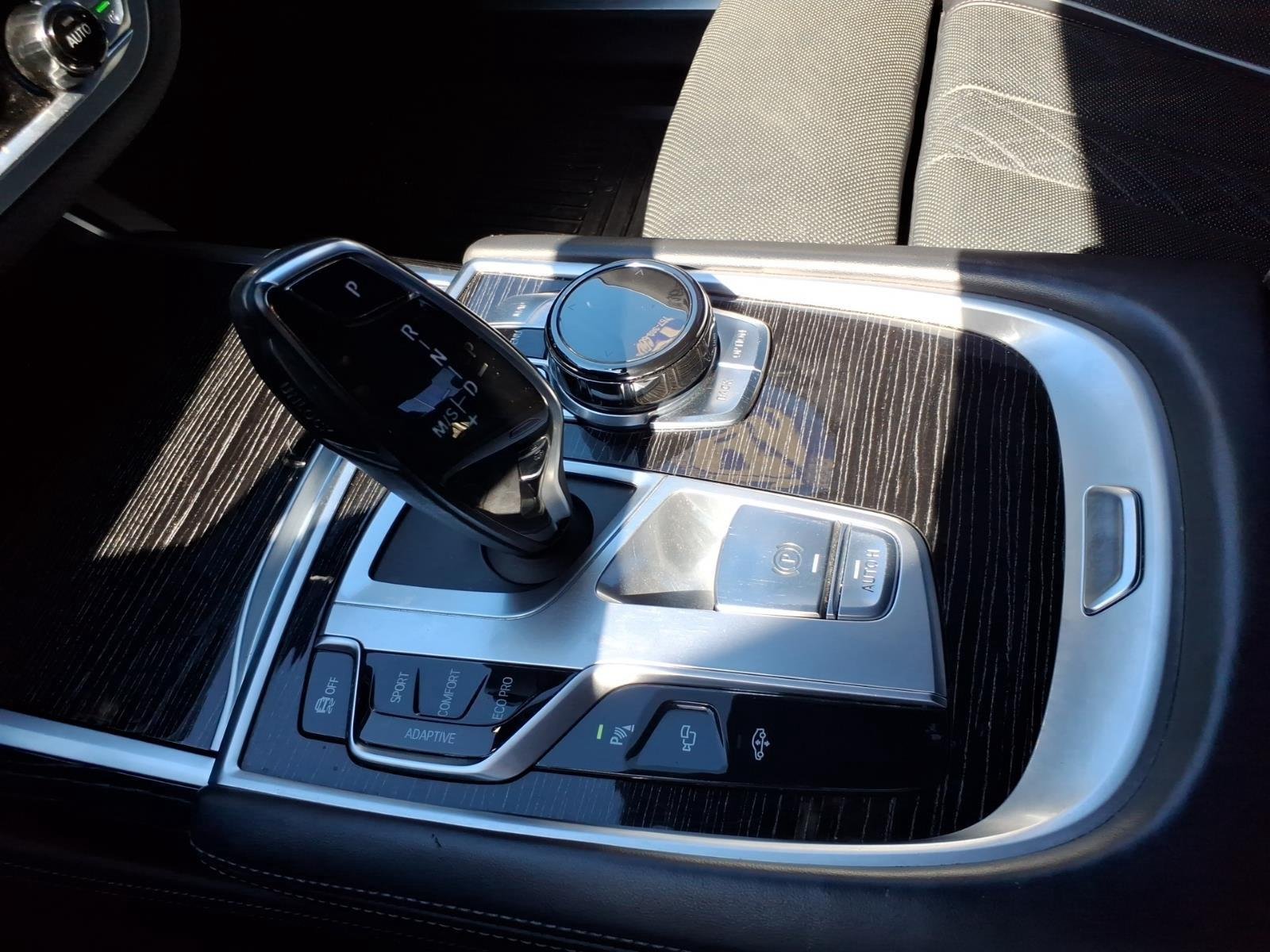 Used 2018 Alpine White BMW 750i xDrive image 19