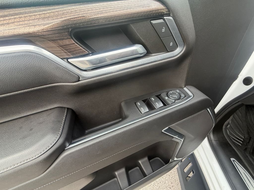 Used 2023 White Chevrolet LT image 11