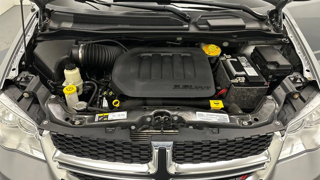 Used 2019 Silver Dodge SE image 11