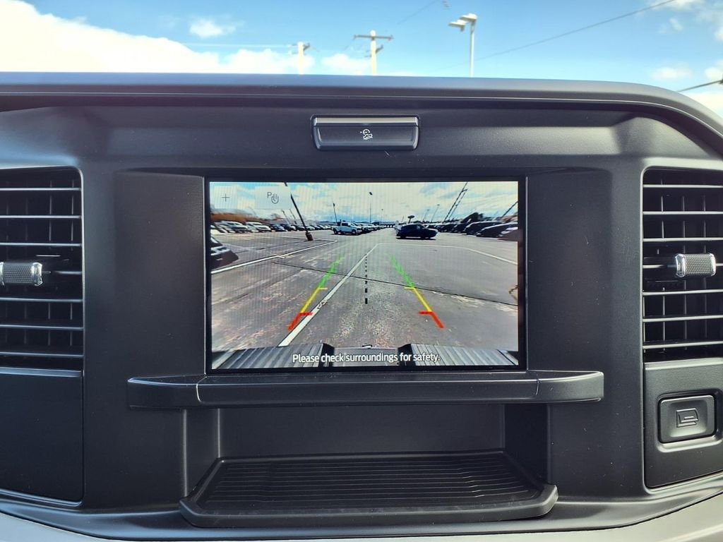 New 2026 Oxford White Ford F-250® XLT image 15