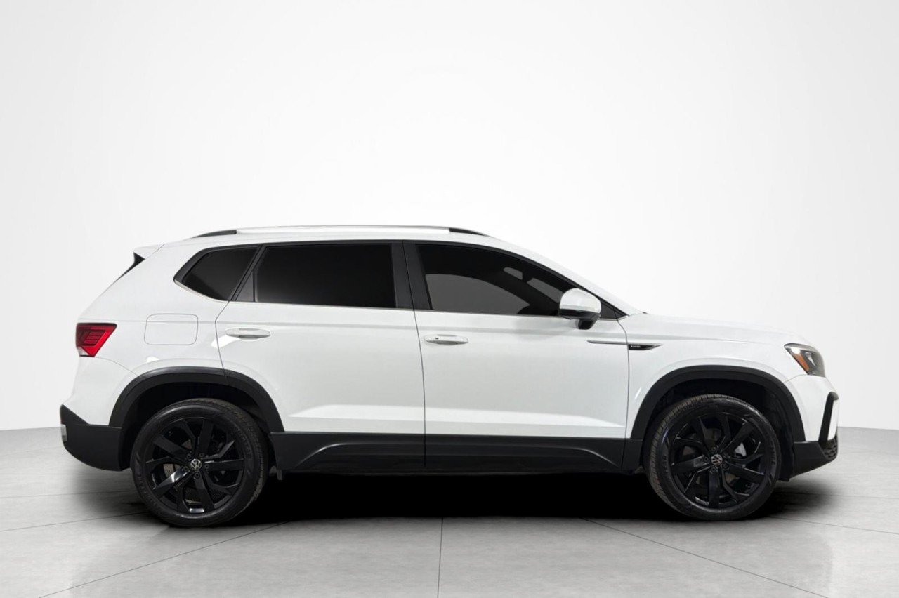 Used 2022 WHITE Volkswagen SE image 6