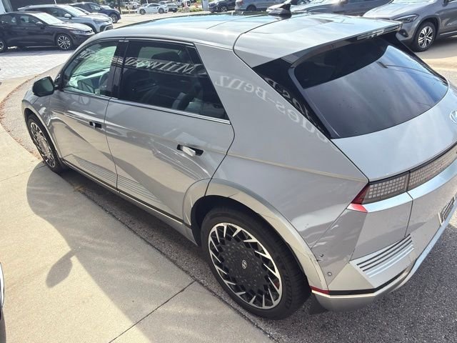 Used 2023 Gray Hyundai Limited image 5