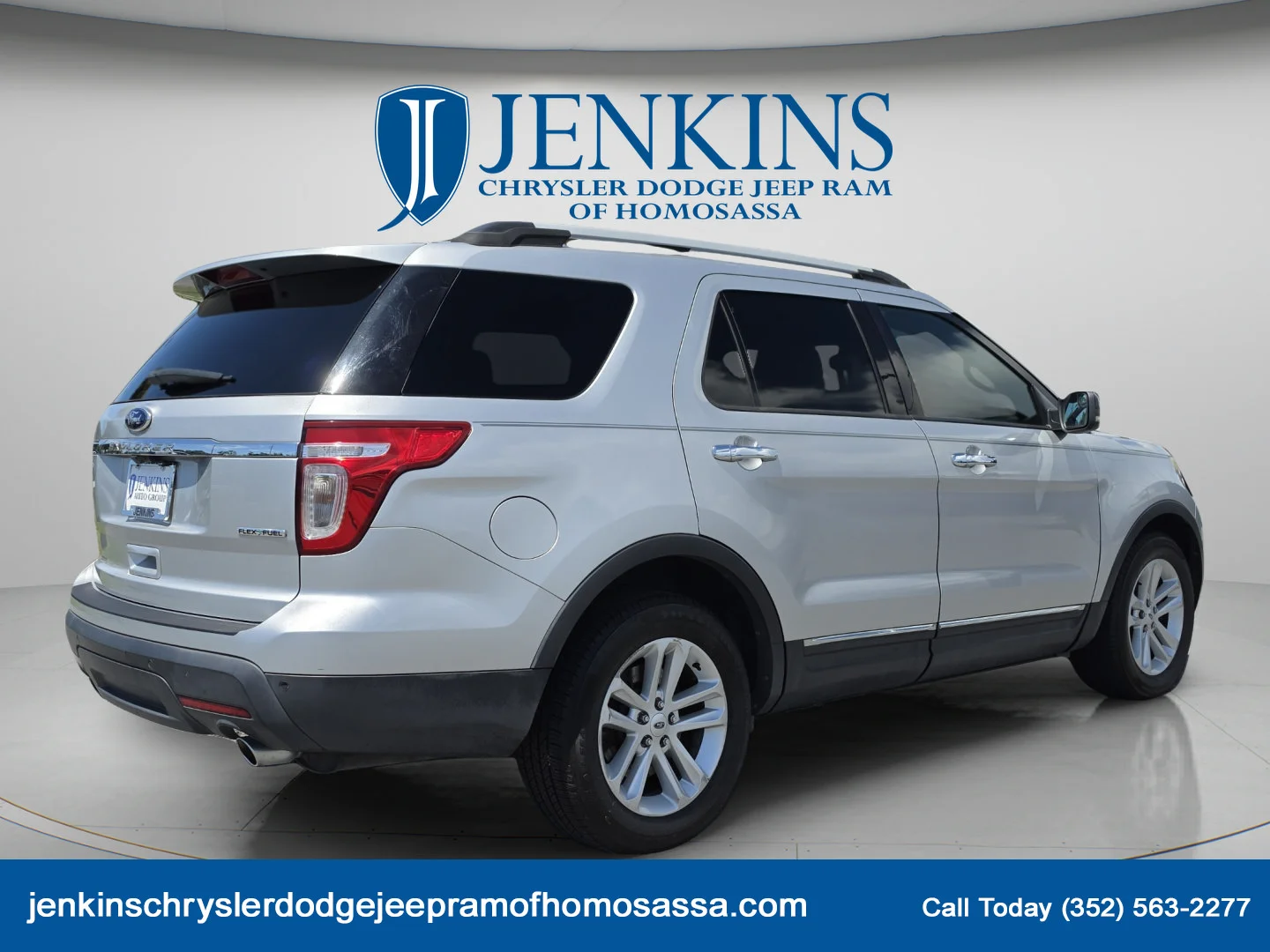 Used 2013 Ingot Silver Ford XLT image 4