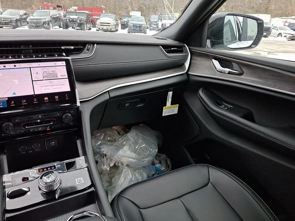 New 2025 Bright White Clearcoat Jeep Limited image 12