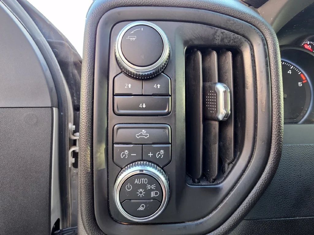 Used 2023 Silver GMC Pro image 17
