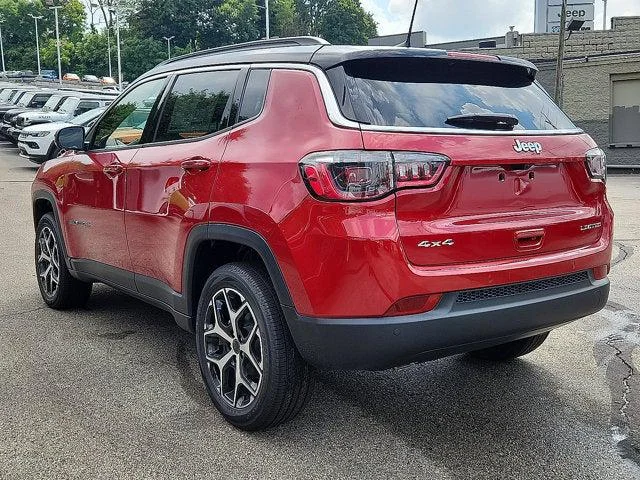 New 2026 Red Hot Pearl-Coat Exterior Paint Jeep Limited image 3