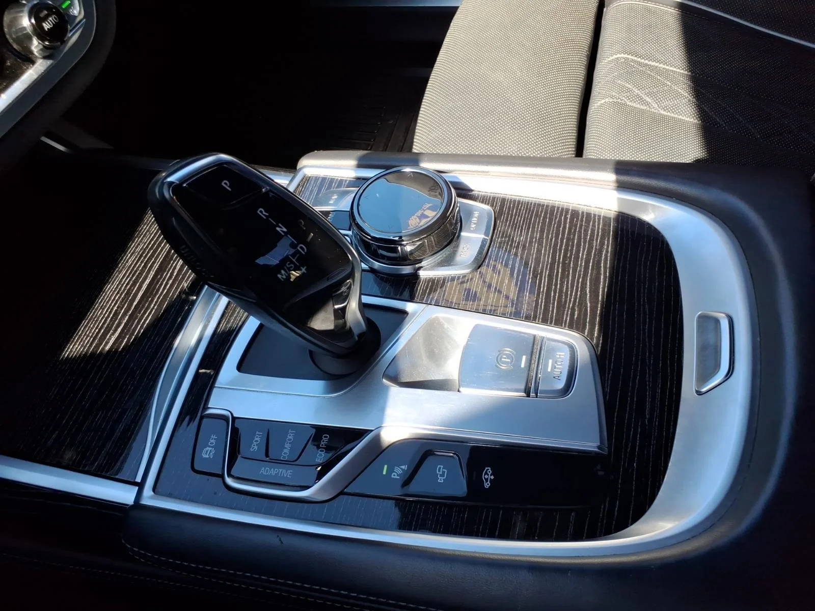 Used 2018 Alpine White BMW 750i xDrive image 19