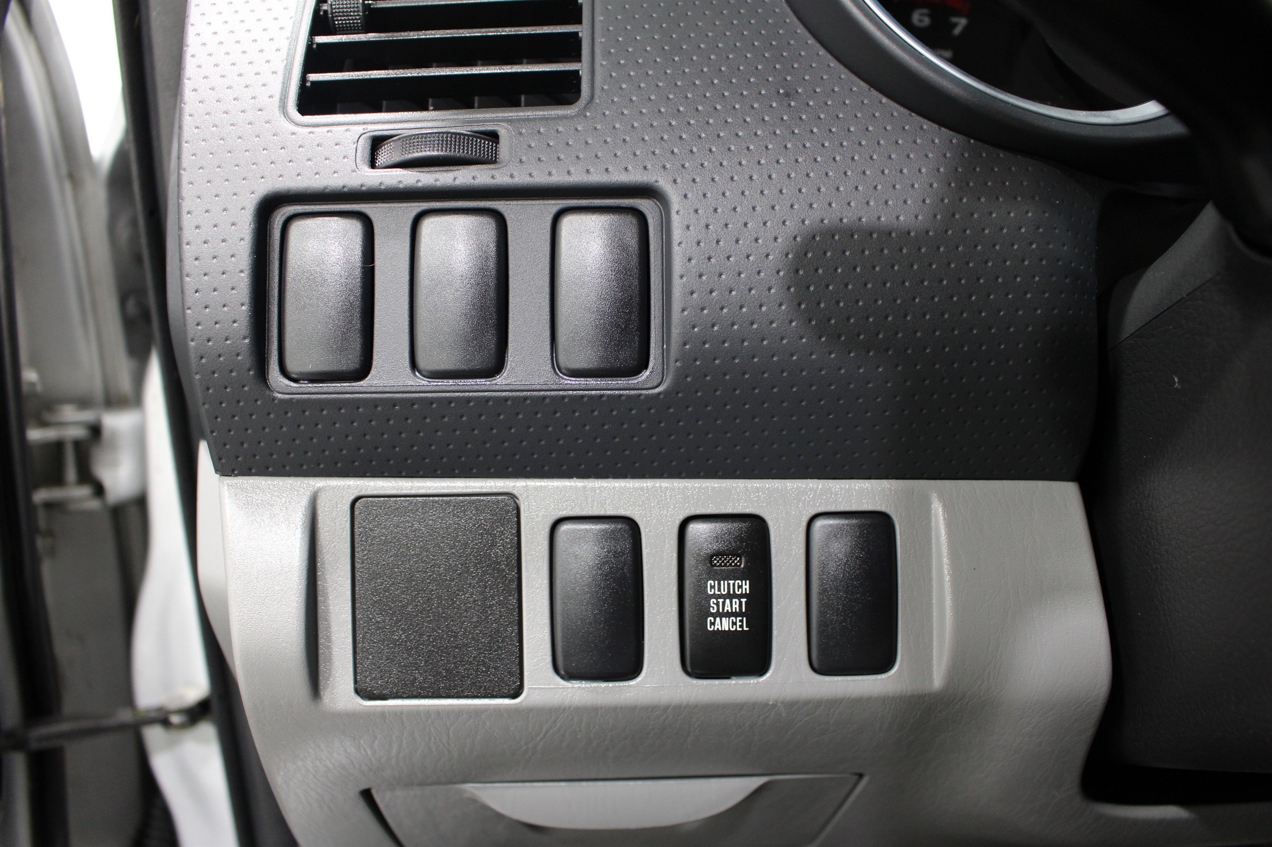Used 2007  Toyota Base image 6
