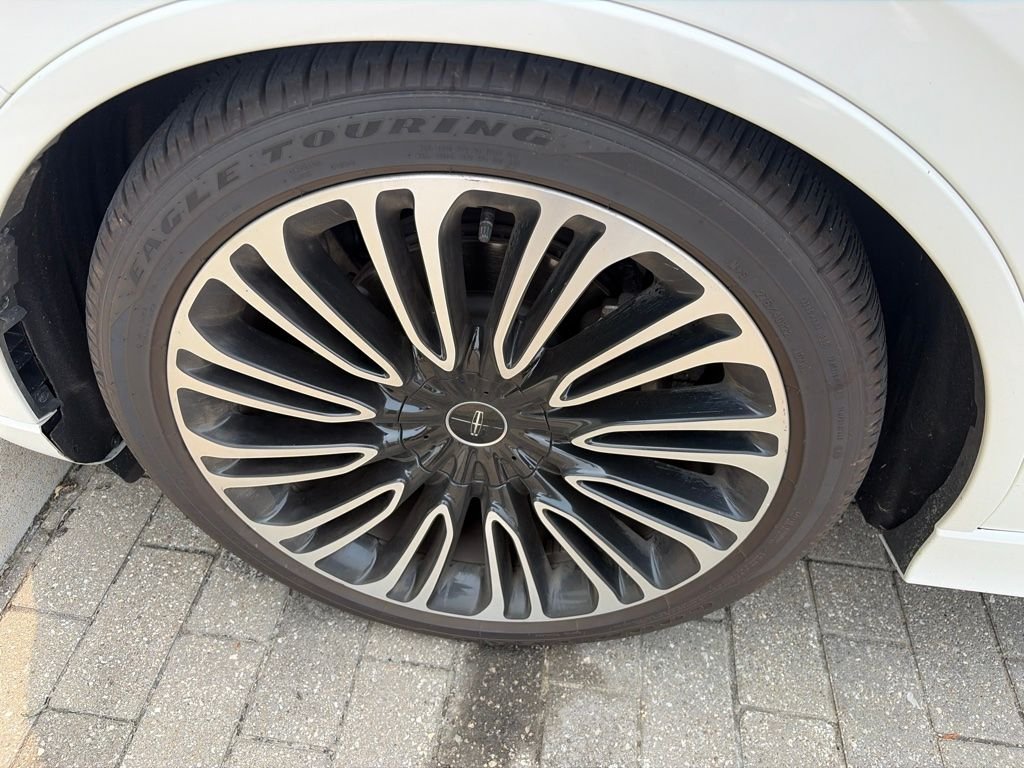 Used 2020 White Lincoln Black Label image 9