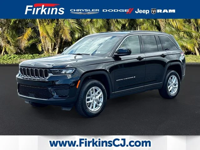 New 2026 Diamond Black Crystal Pearl-Coat Exterior Paint Jeep Laredo X image 1