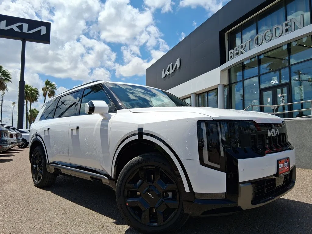 New 2027 White Kia SX image 1