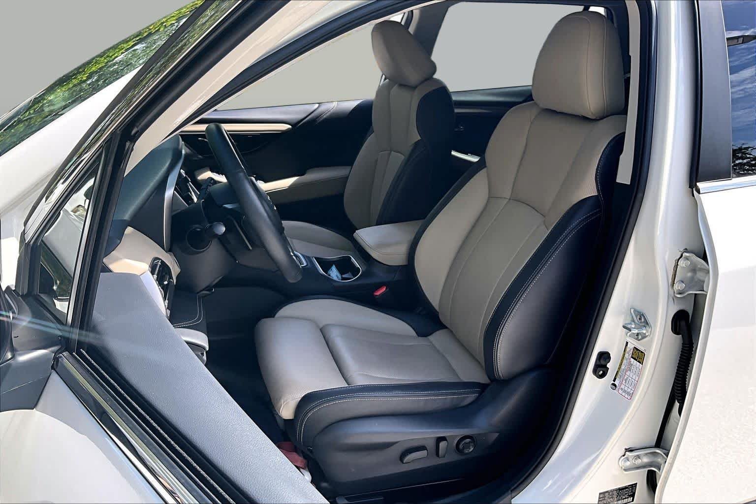 Used 2023 Crystal White Pearl Subaru Limited image 8