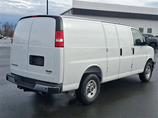 2025 GMC Savana Cargo Work Van - Photo 12