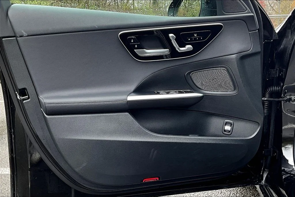 2025 Mercedes-Benz C-Class Sedan C 300 - Photo 18