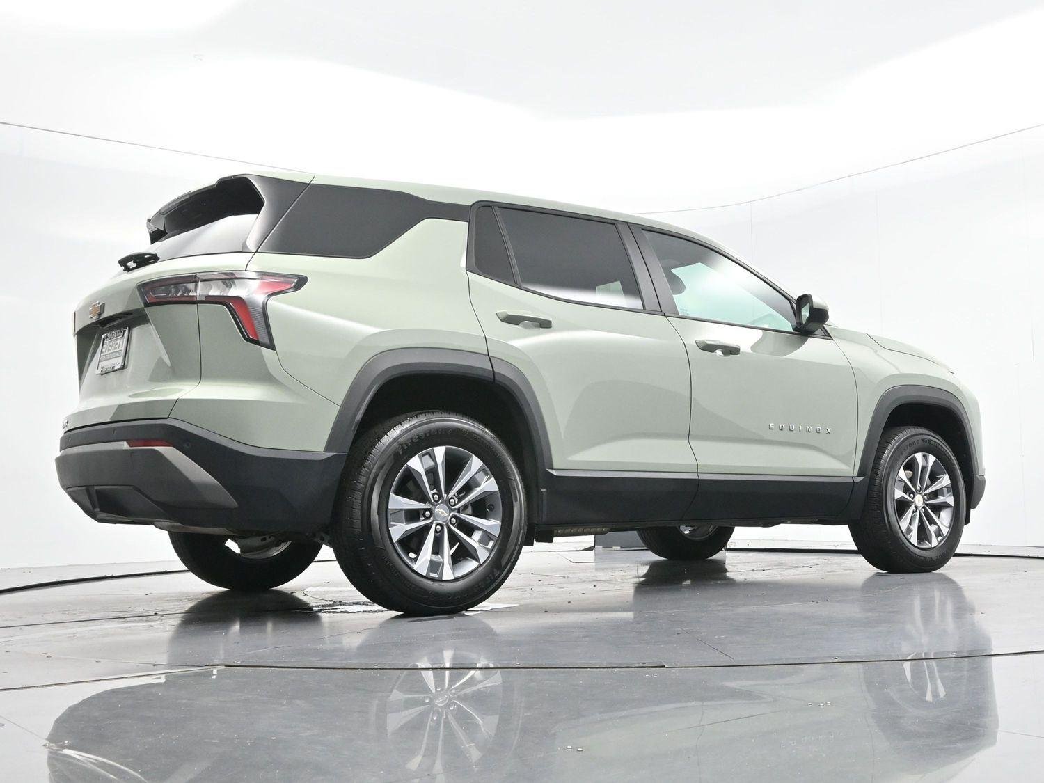 Used 2025 Cacti Green Chevrolet LT image 47