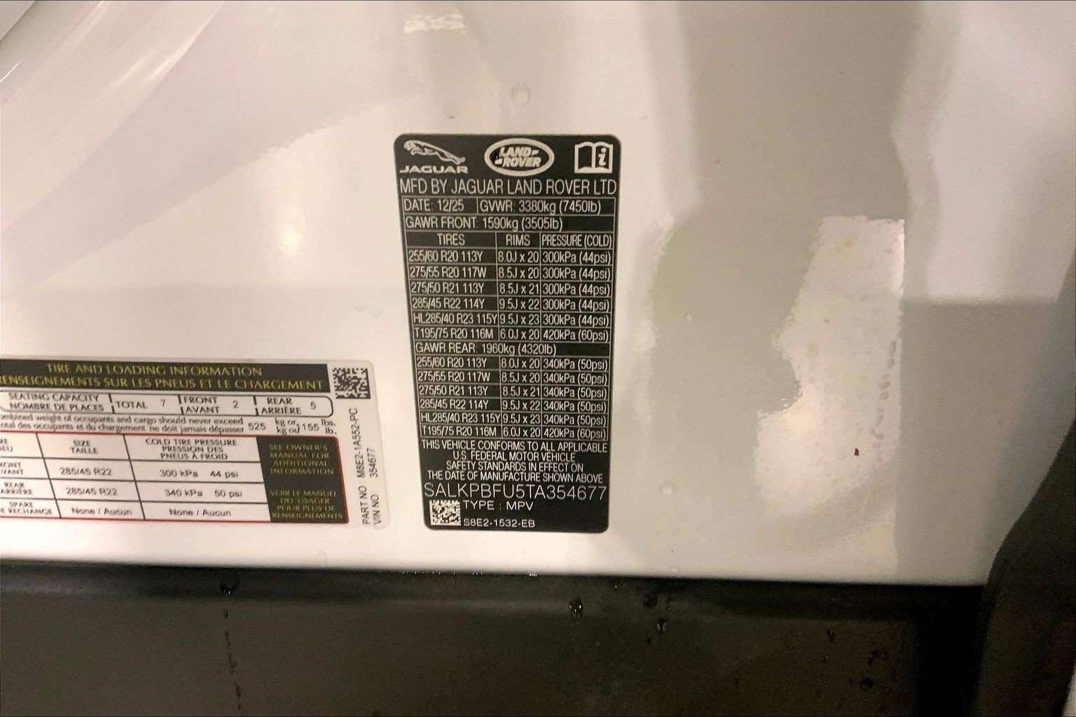 Certified Used 2026 Fuji White Land Rover SE image 4