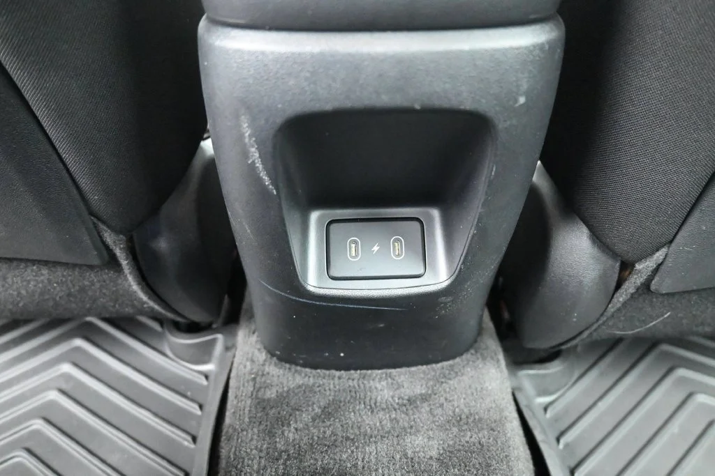 Used 2024 White Hyundai SE image 17