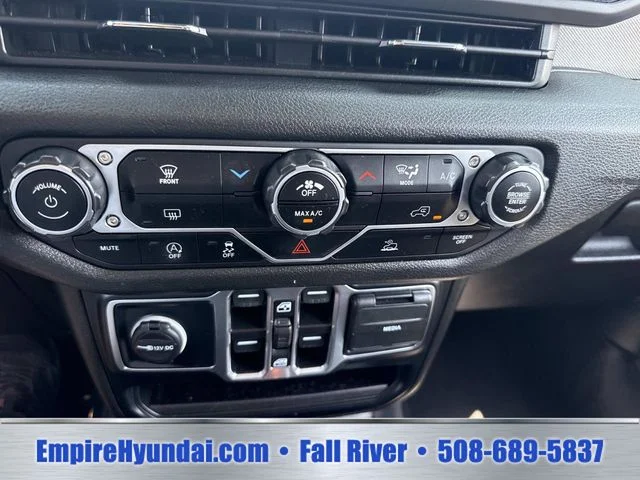 Used 2024 Red Jeep Sport S image 21