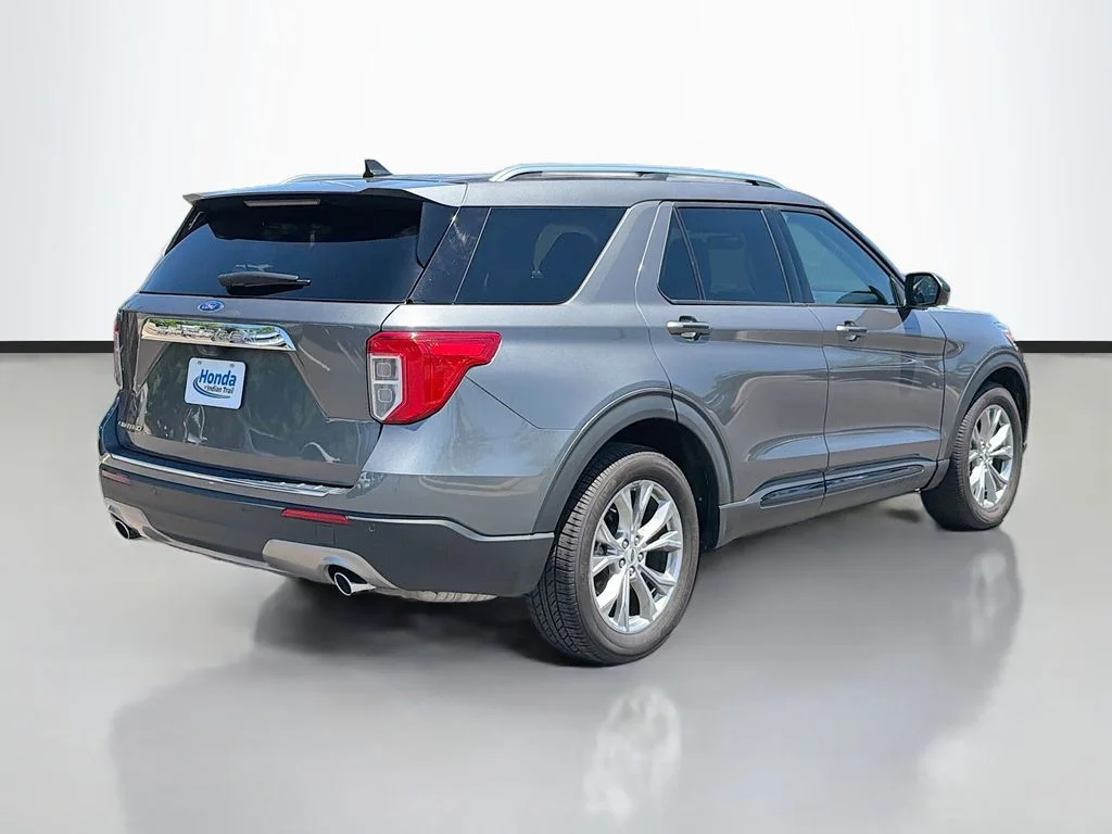 Used 2024 Gray Metallic Ford Limited image 5
