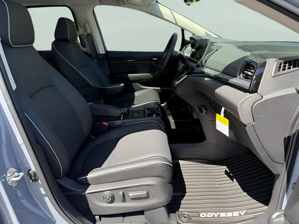 2026 Honda Odyssey Elite - Photo 15