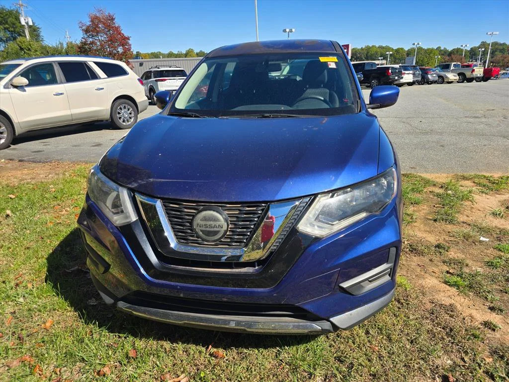 Used 2018 Blue Nissan S image 10