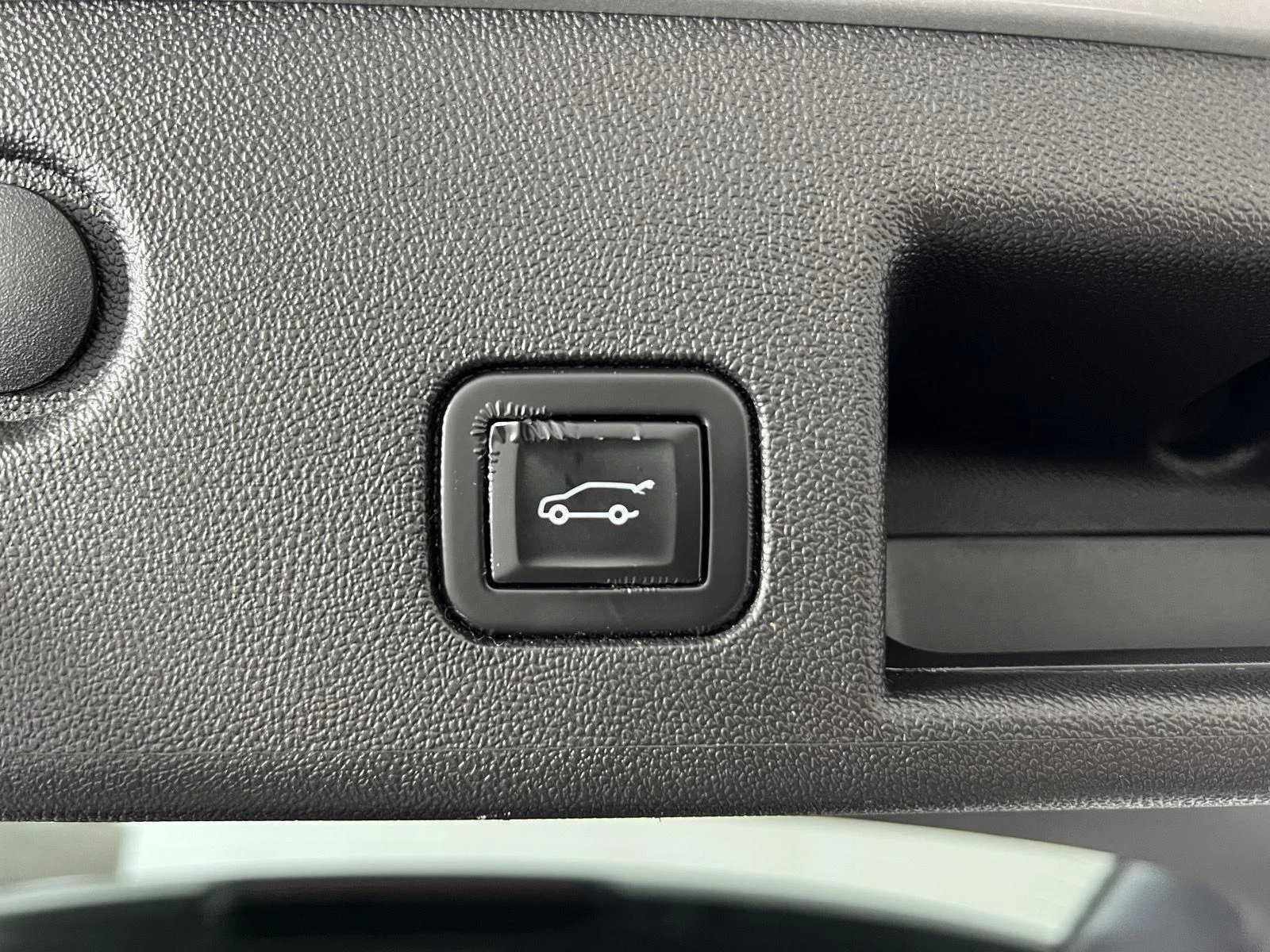 Used 2021 Silver Ice Metallic Chevrolet LT image 28