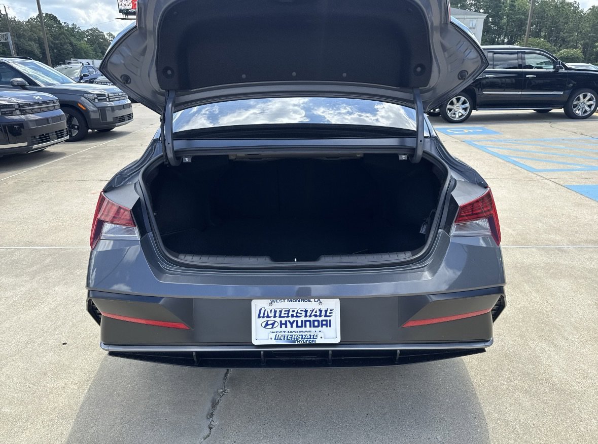 Used 2025 Ecotronic Gray Hyundai SEL Convenience image 9