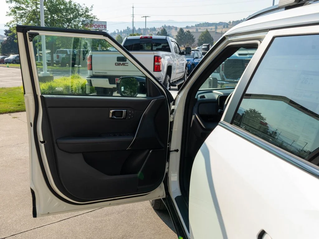 New 2027 Snow White Pearl Kia X-Line SX image 16
